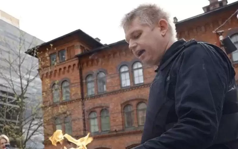 السويد ترفض السماح بحرق نسخة من