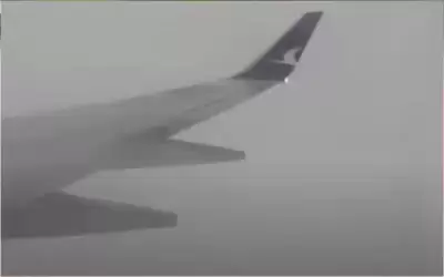 بالفيديو .. صاعقة تضرب طائرة ركاب