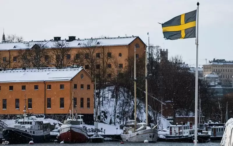 سياسي سويدي يقترح حرق 100 نسخة