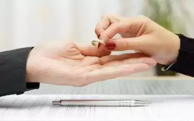 طلاق زوجة لرفضها الانتقال من إربد