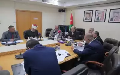 وزير الاوقاف: مساجد تبنى دون موافقتنا