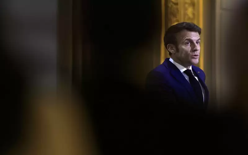 ماكرون: تزويد أوكرانيا طائرات مقاتلة أمر