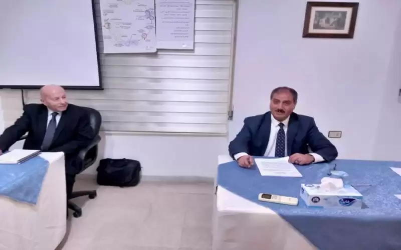 أ.د. رضا الخوالدة يدير محاضرة عن