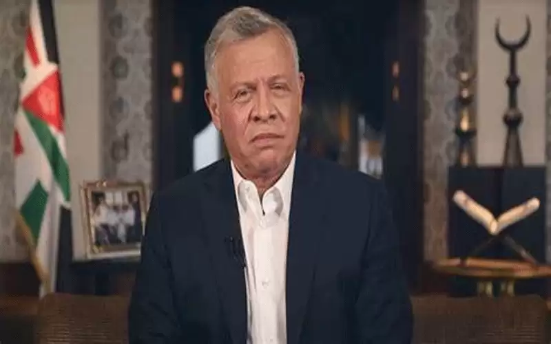 الملك يلتقي لجنة الشؤون الخارجية بالشيوخ