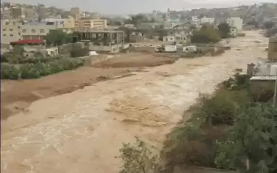 اغلاق طريق وادي القمر بالرصيفة بسبب
