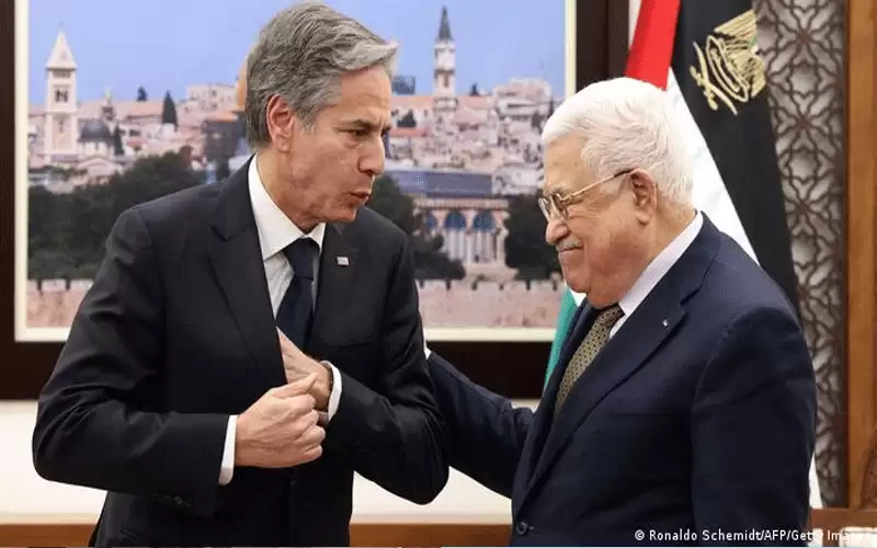 بلينكن لعباس: الانصياع.. . أو الرحيل