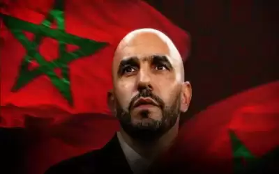 الركراكي يزور بعثة الأهلي المصري بطنجة
