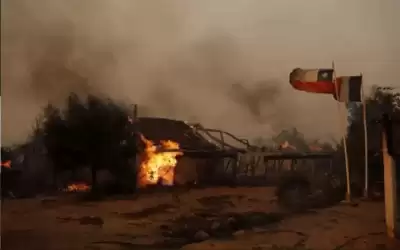 13 قتيلا بأكثر من 200 حريق