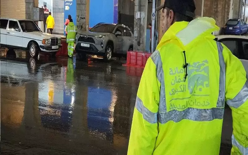 ارتفاع منسوب المياه بشارعي الحرية والمطار
