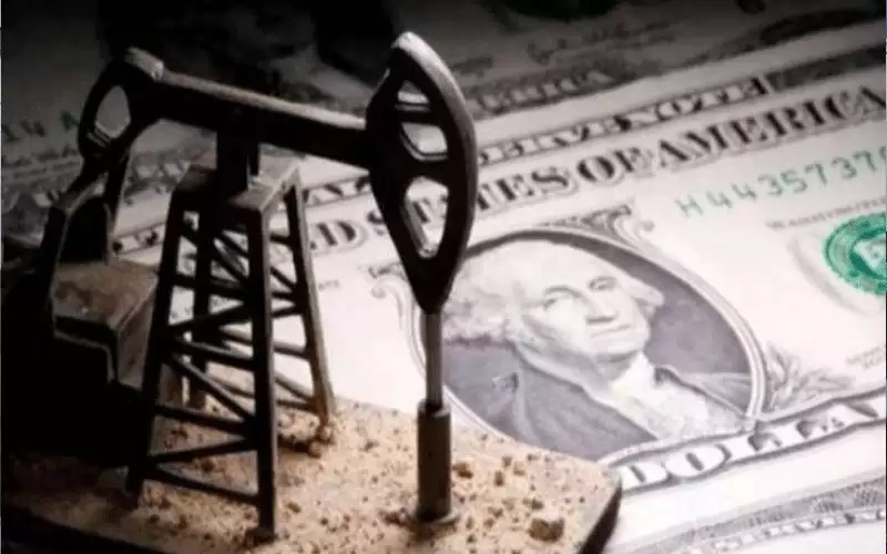 برميل النفط فوق 100 دولار