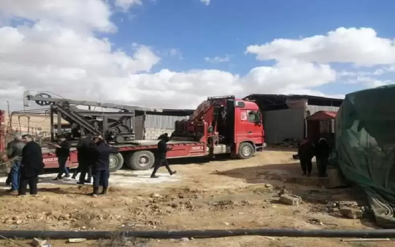 ضبط حفارتي آبار مياه مخالفتين في