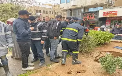 طوق أمني بسبب هبوط بأرضية دوار