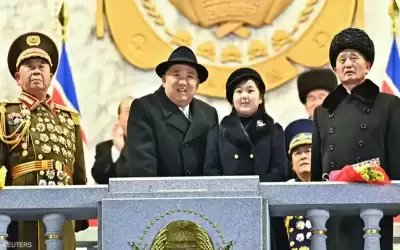 ابنة كيم تتألق بجانب والدها في