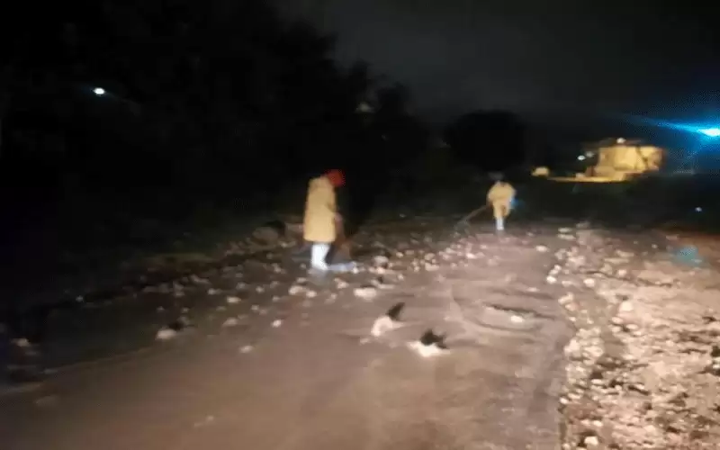 كفرنجة .. إزالة انهيارات وأتربة من