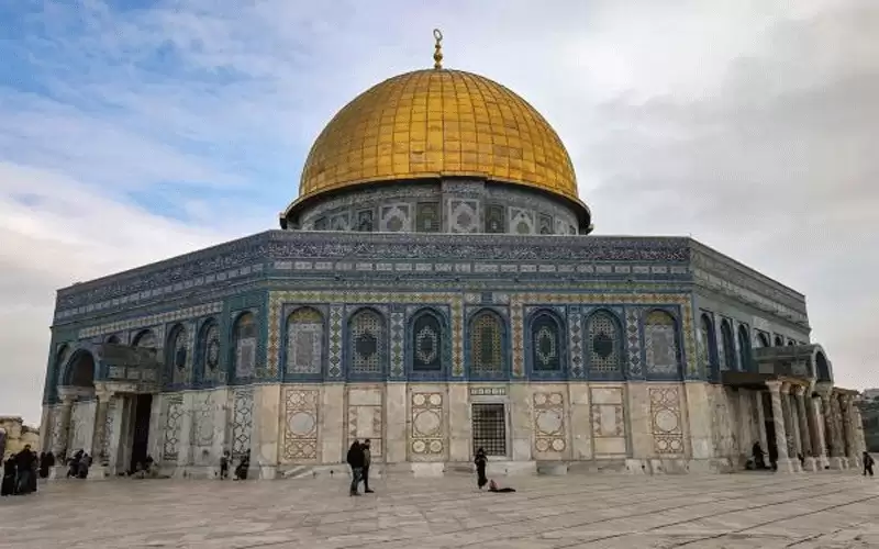 مقتل مستوطن واصابة 7 آخرين في