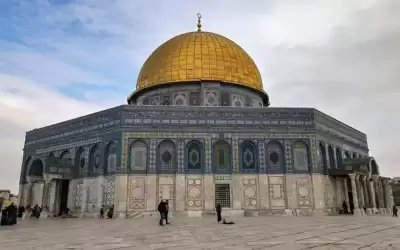 مقتل مستوطن واصابة 7 آخرين في