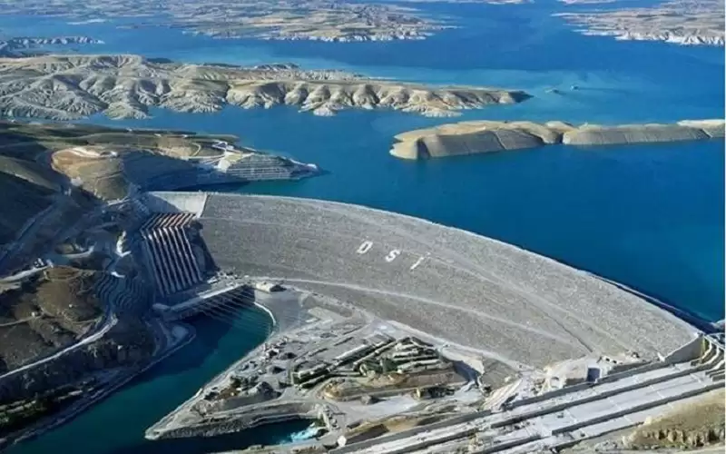 تركيا تفتح أحد أكبر سدودها على