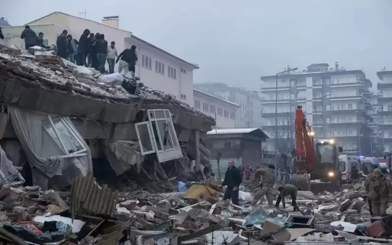 الخارجية: طفلة أردنية مفقودة تحت الأنقاض