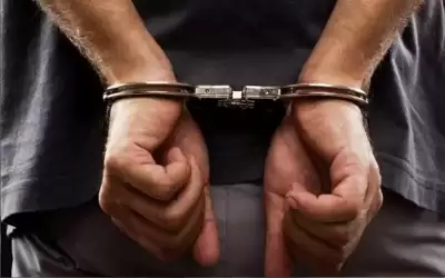 ضبط شخص مخمور أحرق مركبة في