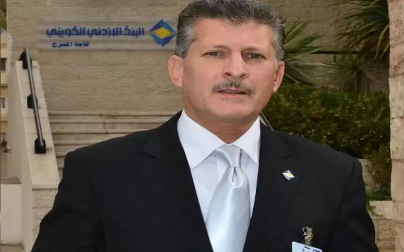 رجل في مكانه