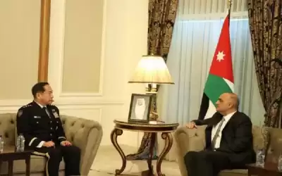 الخصاونة يستقبل رئيس هيئة الأركان المشتركة