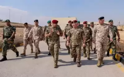 الملك يزور كتيبة التدخل السريع 91