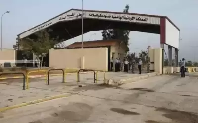تسيير 14 شاحنة للمناطق المتضررة من