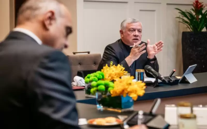 الملك يؤكد ضرورة تسريع إجراءات تشجيع