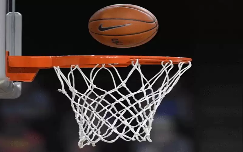 منتخب السلة يلتقي نظيره الجزائري الخميس