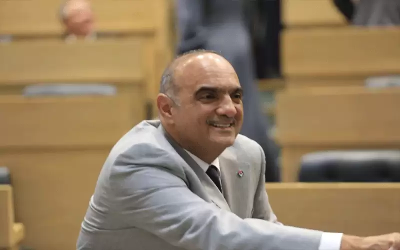 الخصاونة للنواب: الحكومة لا تعد بما