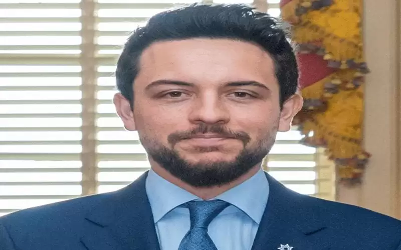 ولي العهد يحيي المتقاعدين العسكريين في