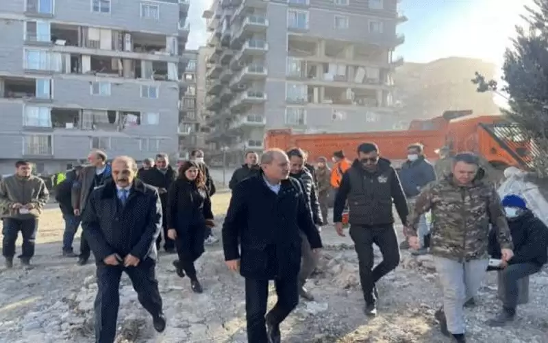 الصفدي يتفقد المستشفى العسكري الأردني في