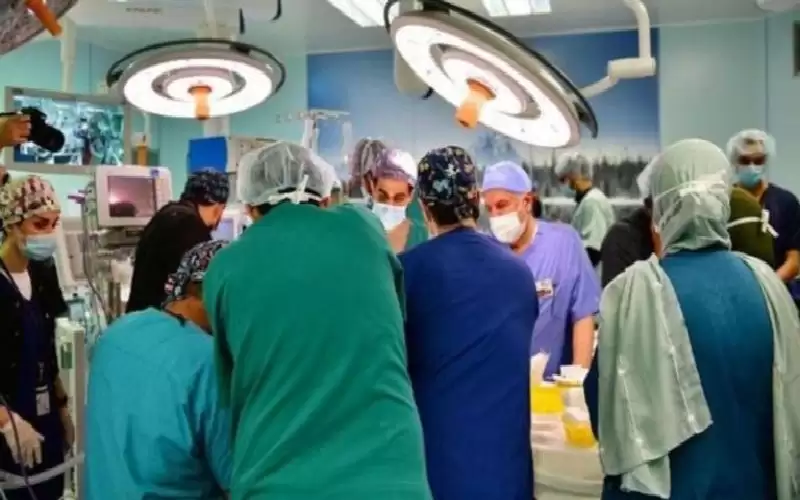 نجاح فصل التوأم السيامي اليمني سلمان