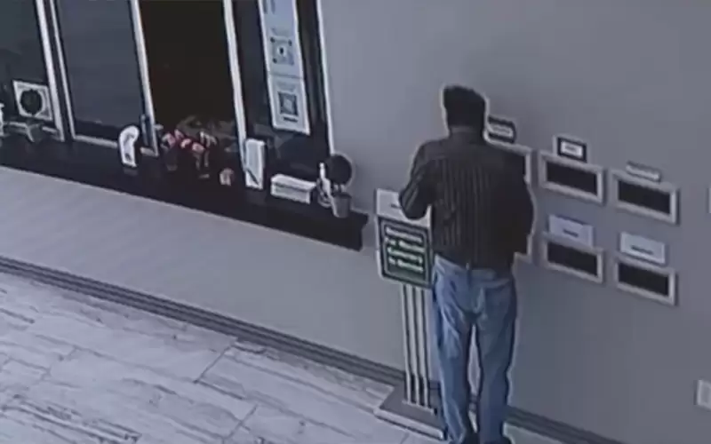 دخل متخفيا.. لص يسرق تبرعات متضرري