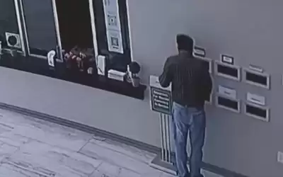 دخل متخفيا.. لص يسرق تبرعات متضرري