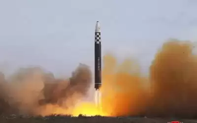كوريا الشمالية تطلق صواريخ واليابان تدعو