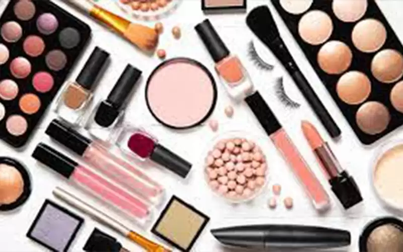 مطالب بتشديد الرقابة على تسويق مستحضرات