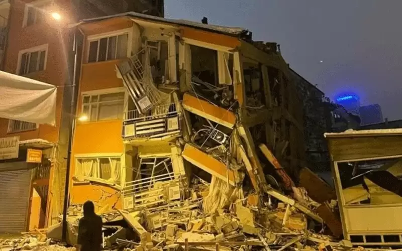 تركيا 3 وفيات و 213 إصابة