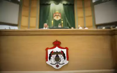 الإدارية النيابية تدعو لمنع دمج وزارتي
