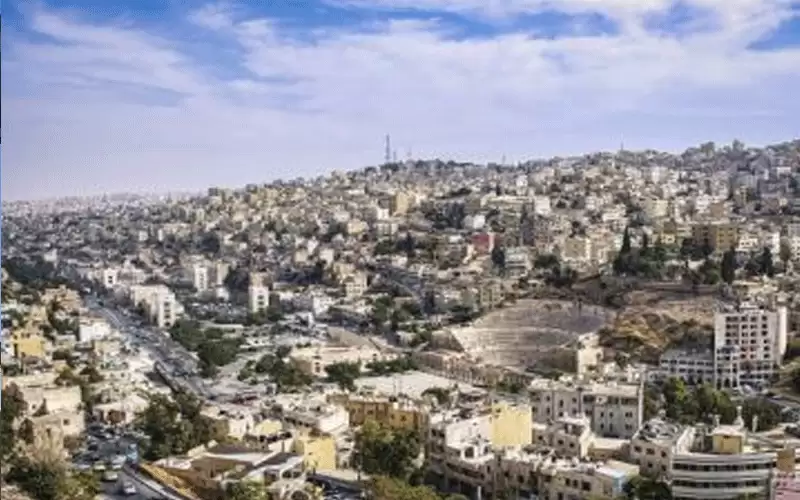 انخفاض قليل للحرارة نهارا وأجواء باردة