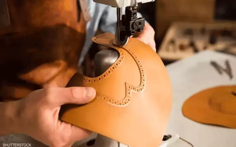 صناعة الجلود يدويا في الأردن.. إرث