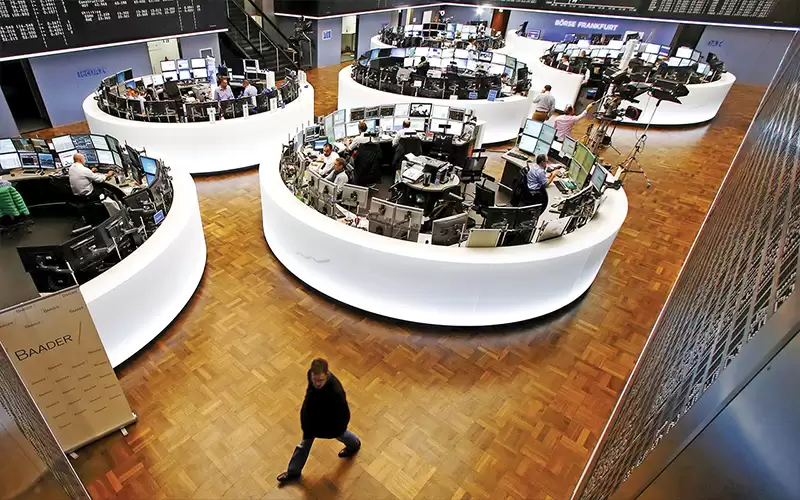 الأسهم الأوروبية تتكبد أكبر خسارة أسبوعية