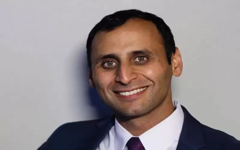 فريدي .. أول مدني مسلم يراقب