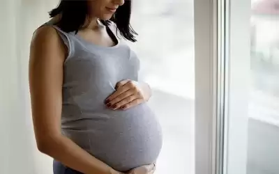 مضاعفات الحمل تؤثر على نمو الجنين