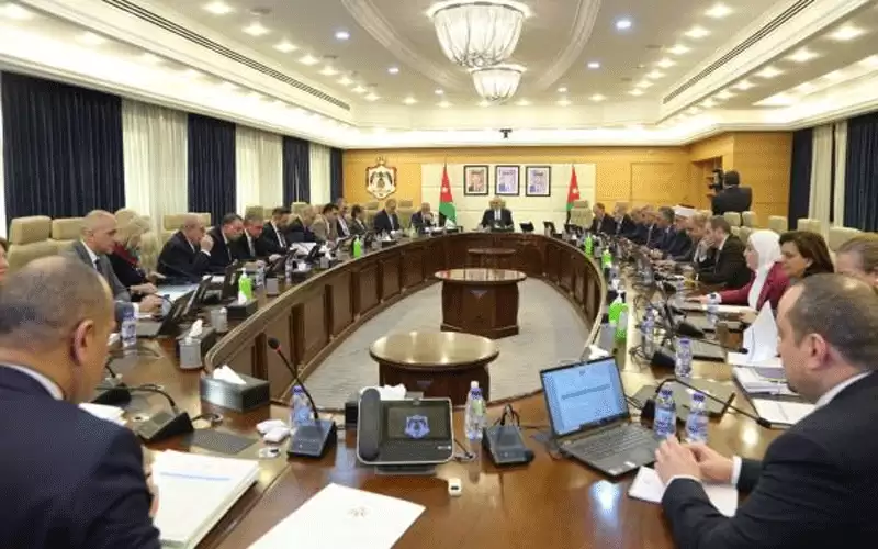 تشكيل مجلس الاستثمار برئاسة الخصاونة و12