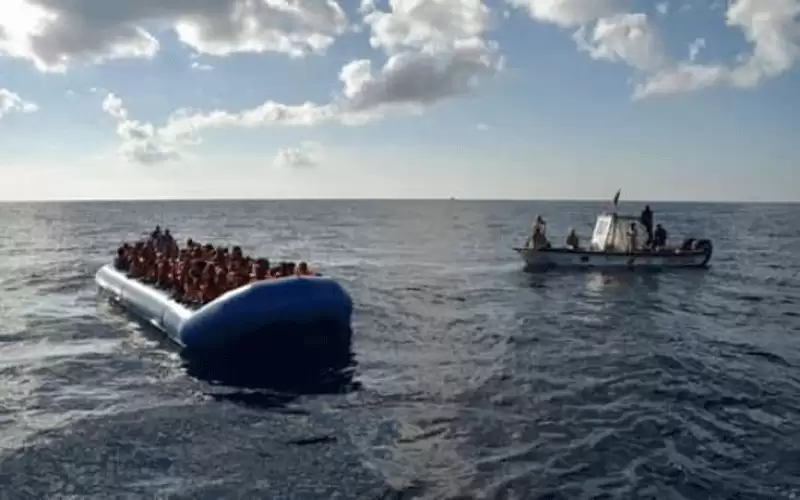 إيطاليا: ارتفاع حصيلة قتلى غرق سفينة