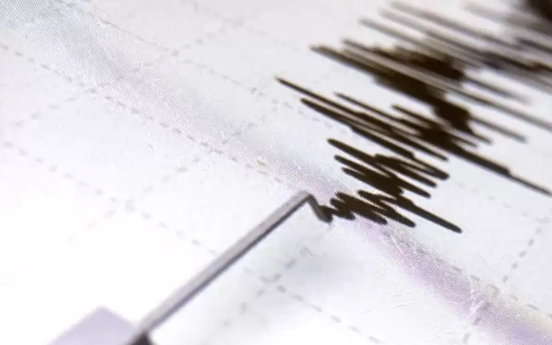 زلزال بقوة تزيد عن 5 درجات