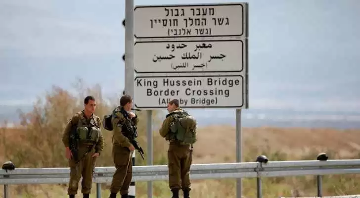 الاحتلال يغلق معبر الكرامة أمام المغادرين
