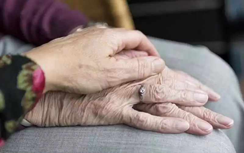 إعفاء مديرة دار مسنين إحترق بها