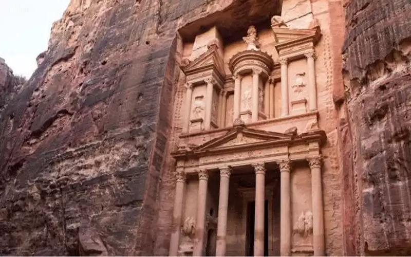 %254 نسبة ارتفاع زوار مدينة البترا
